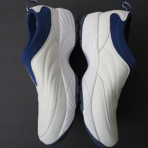 SIZE 9.5. PROPET wash & wear slip-on leather sneaker shoes.